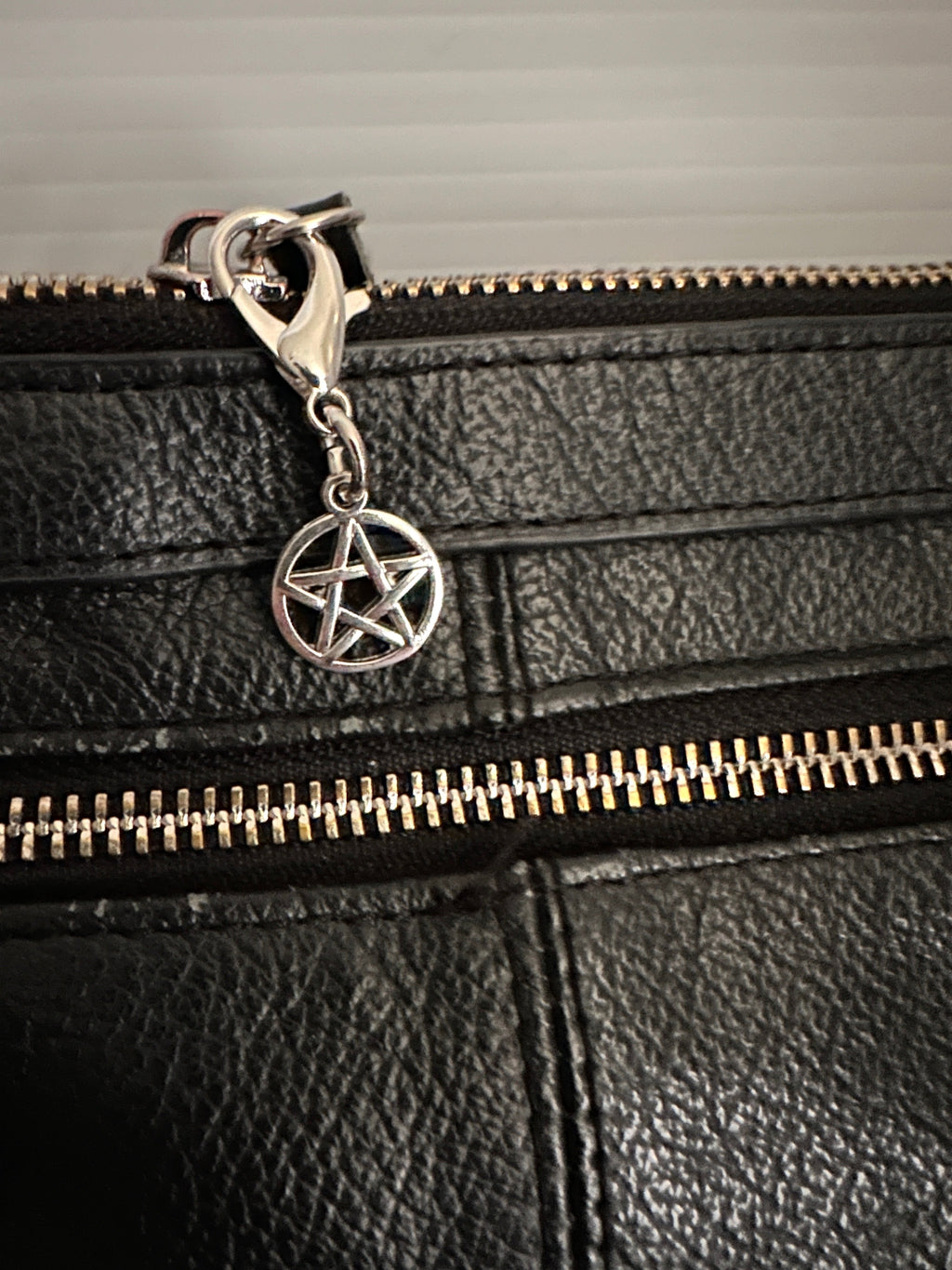Witchy Pentacle Zipper Pull Bag Charm Keychain - The misfit market