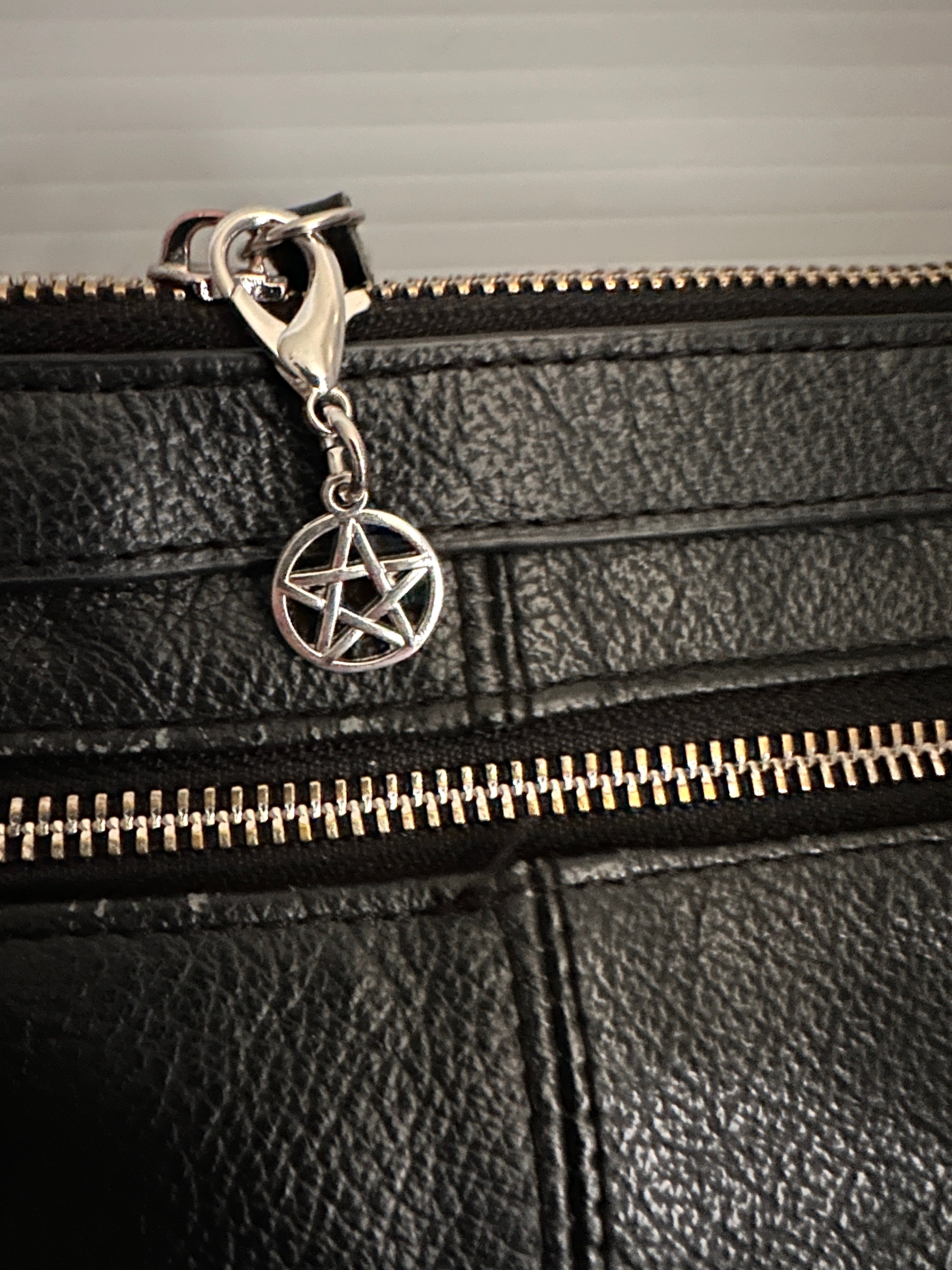Witchy Pentacle Zipper Pull Bag Charm Keychain - The misfit market