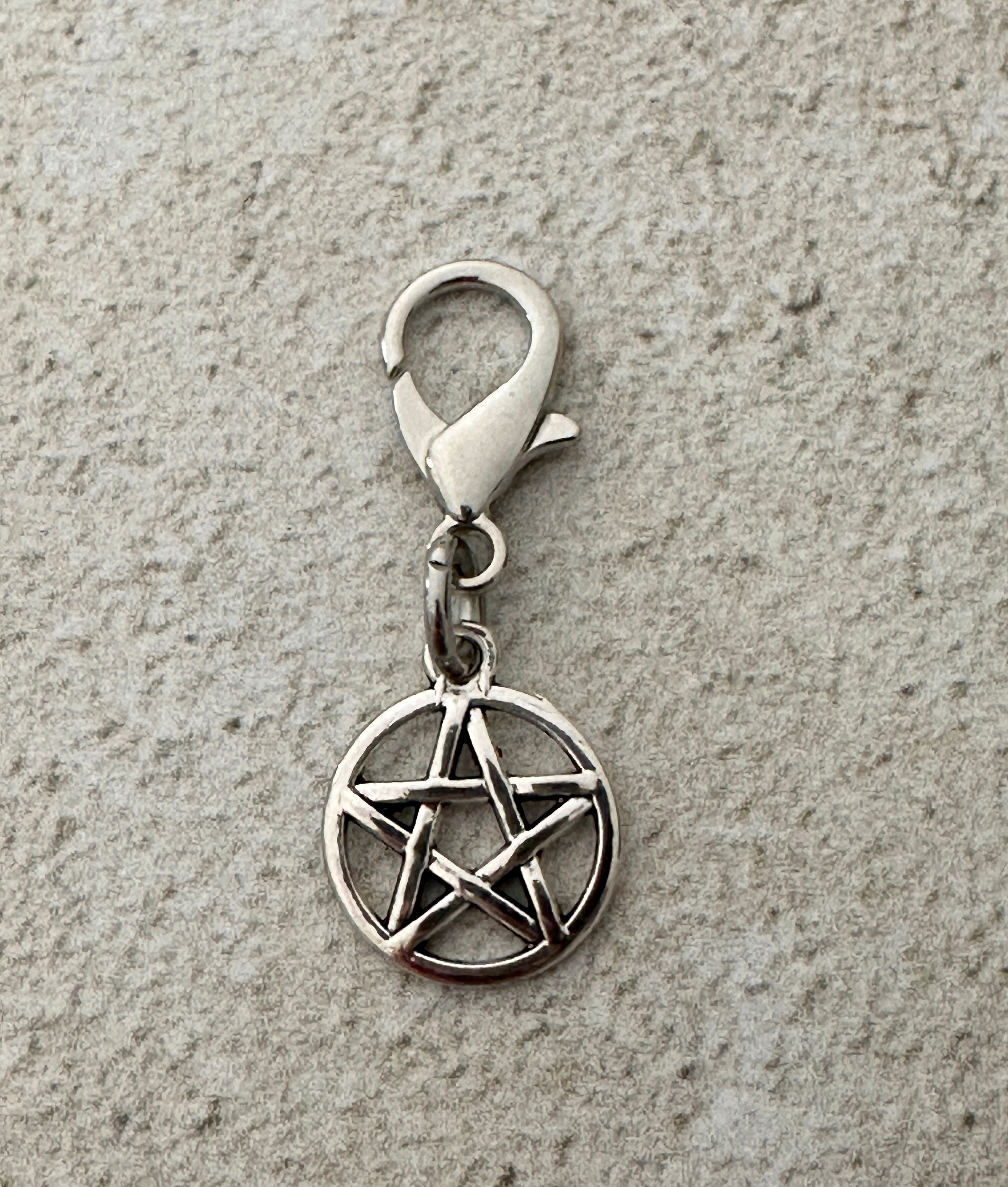 Witchy Pentacle Zipper Pull Bag Charm Keychain - The misfit market