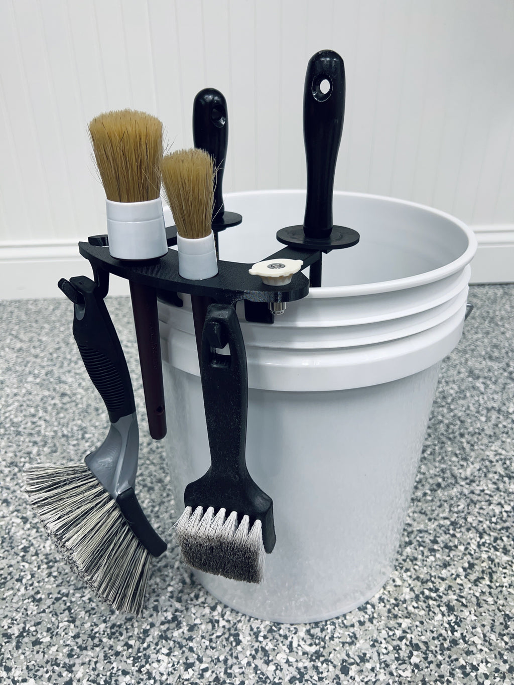 BucketCaddy - Wheel, Tire, & Detailing Brush Organizer for 5-gallon and 6-gallon Car Wash Buckets - The misfit market