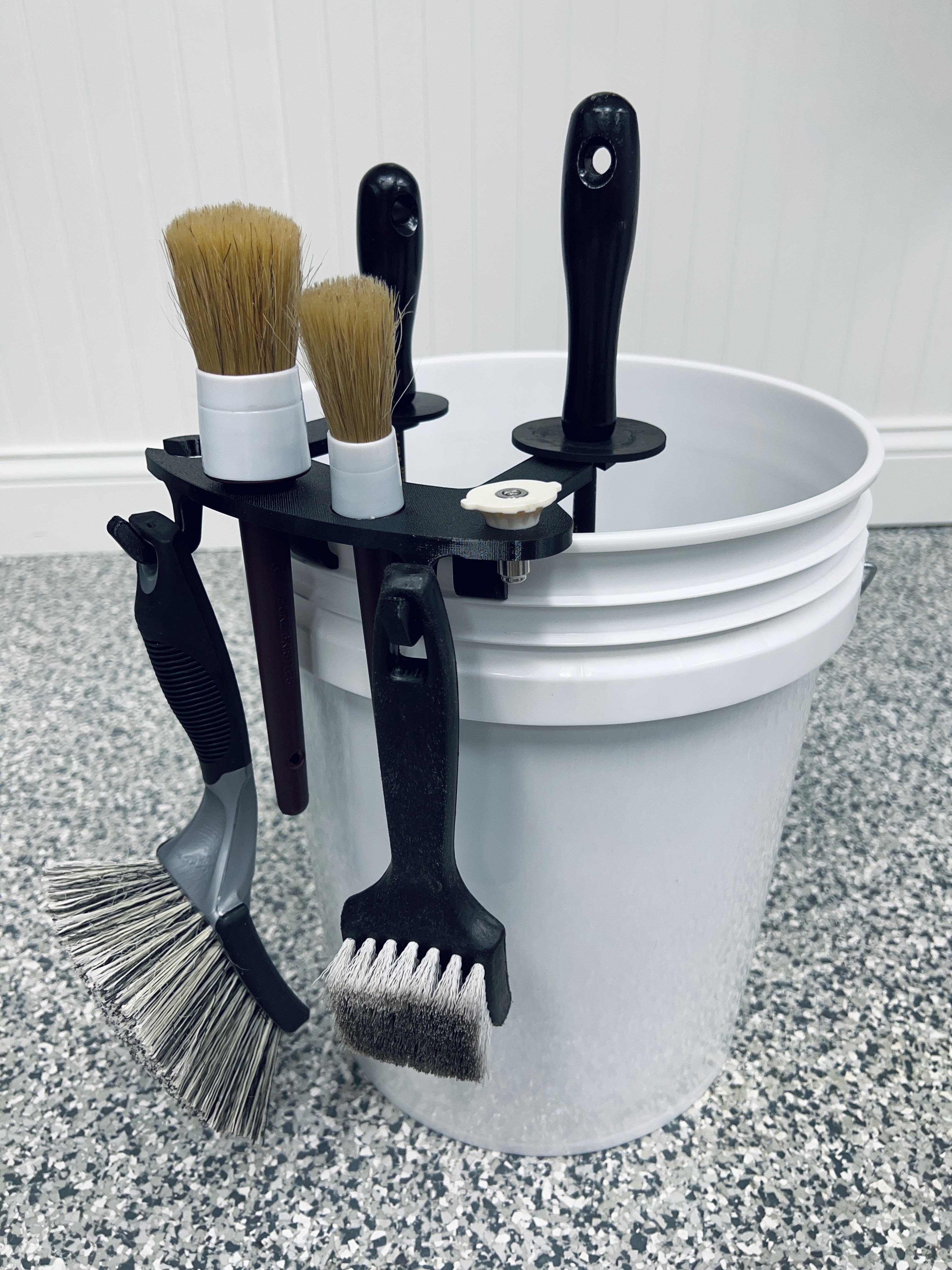BucketCaddy - Wheel, Tire, & Detailing Brush Organizer for 5-gallon and 6-gallon Car Wash Buckets - The misfit market