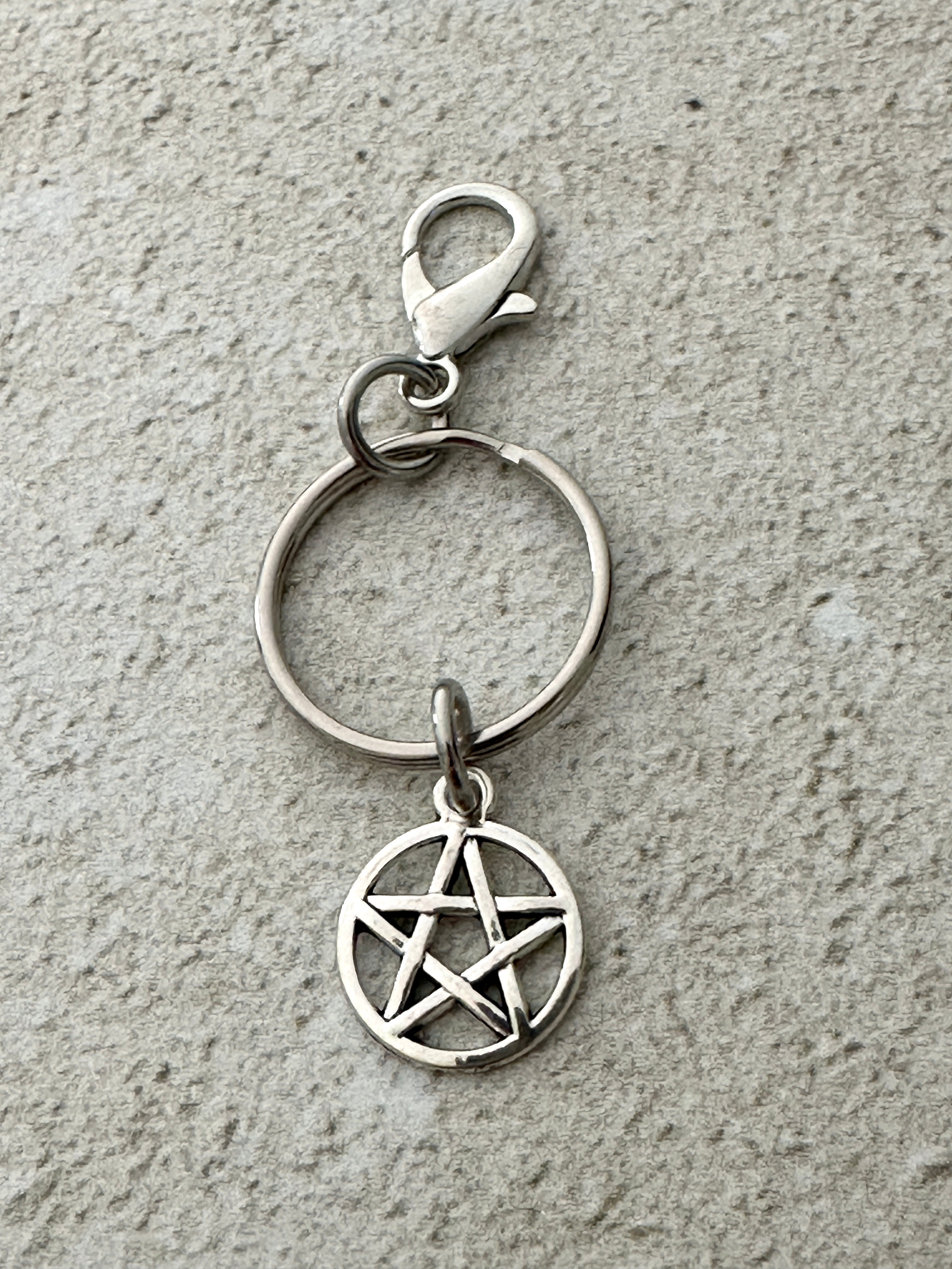 Witchy Pentacle Zipper Pull Bag Charm Keychain - The misfit market
