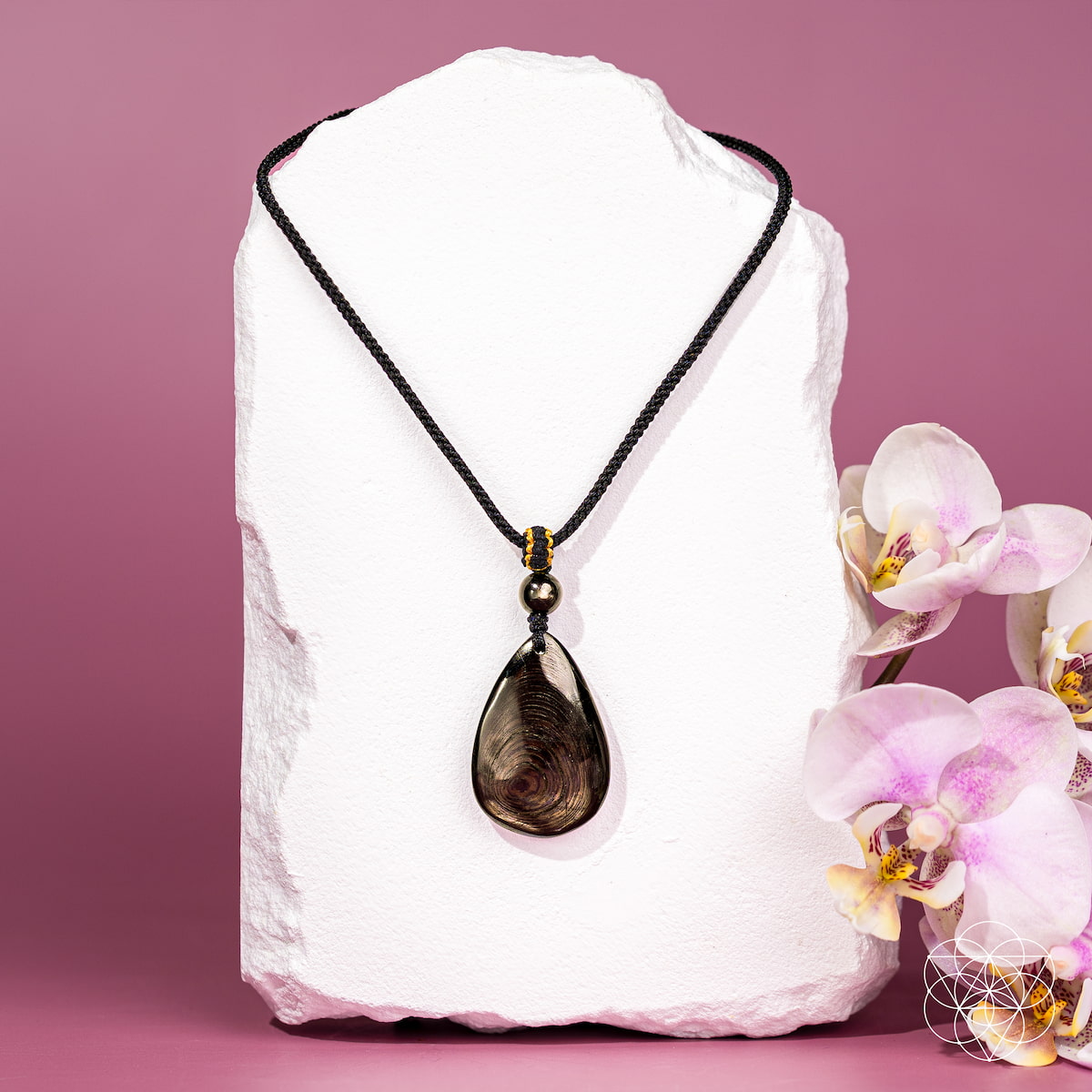 The ﻿Hypersthene Millionaire Manifestation Pendant - The misfit market