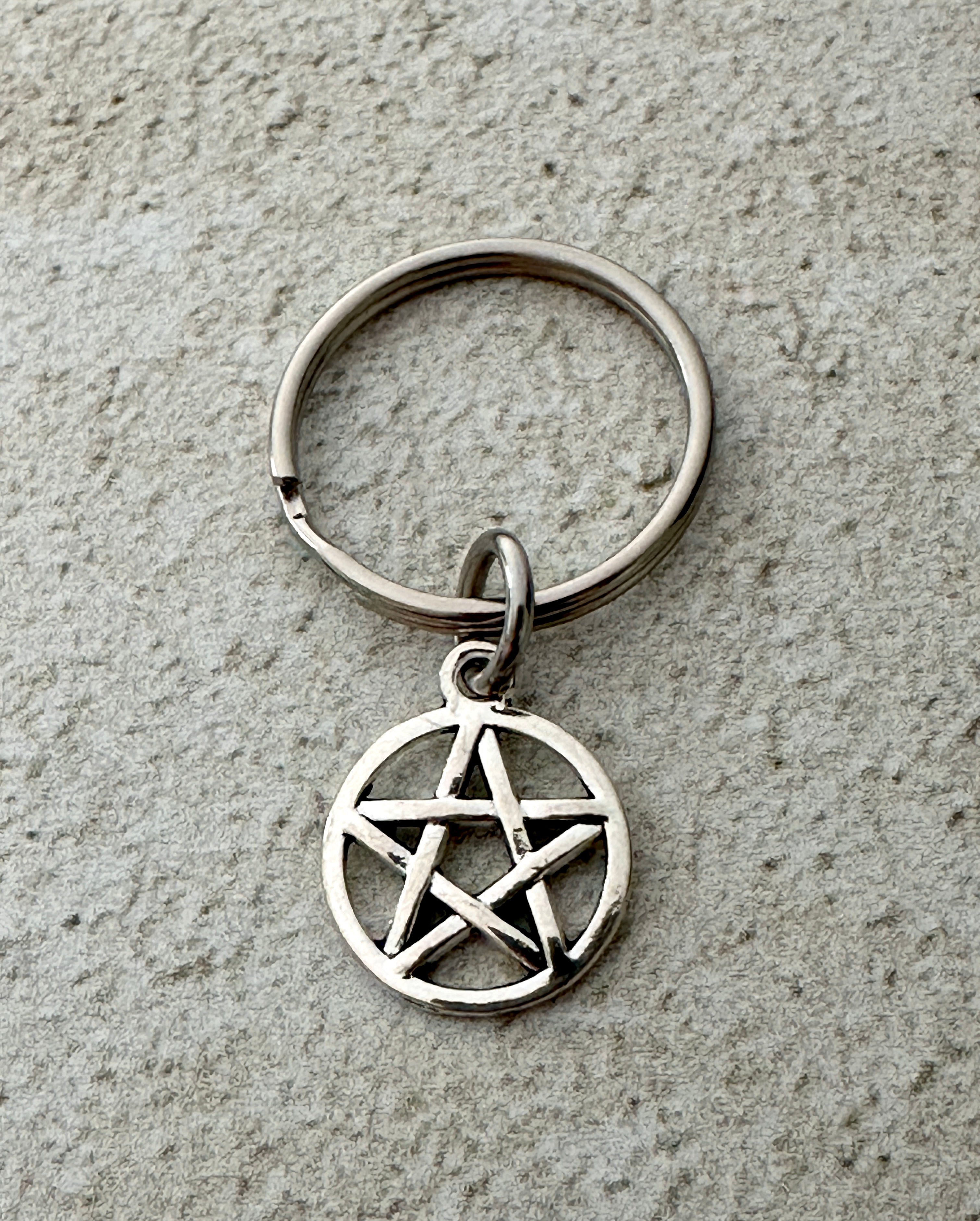Witchy Pentacle Zipper Pull Bag Charm Keychain - The misfit market