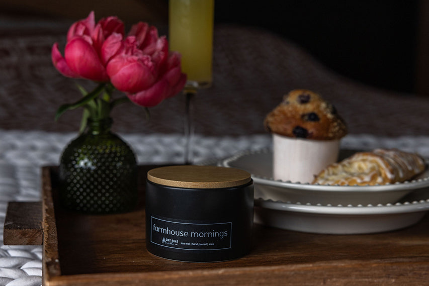 Farmhouse Mornings Lavender Linen Candle Sandalwood Musk - The misfit market
