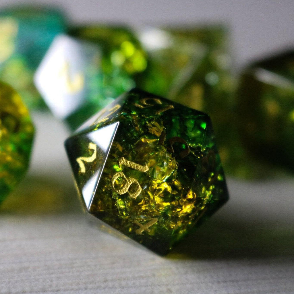 Green Poison Forge Fire Cracked Glass DND Dice Set - The misfit market