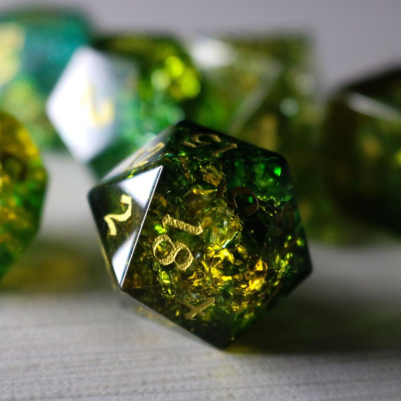 Green Poison Forge Fire Cracked Glass DND Dice Set - The misfit market