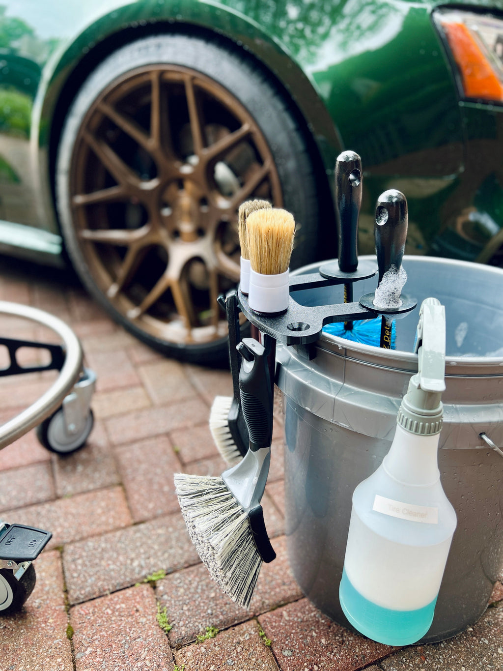 BucketCaddy - Wheel, Tire, & Detailing Brush Organizer for 5-gallon and 6-gallon Car Wash Buckets - The misfit market