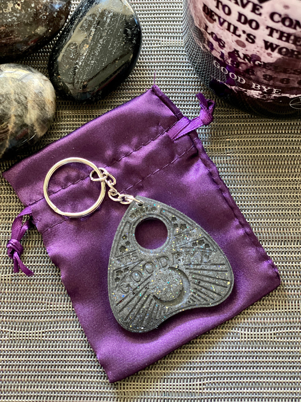 Ouija Planchette Keychain - The misfit market