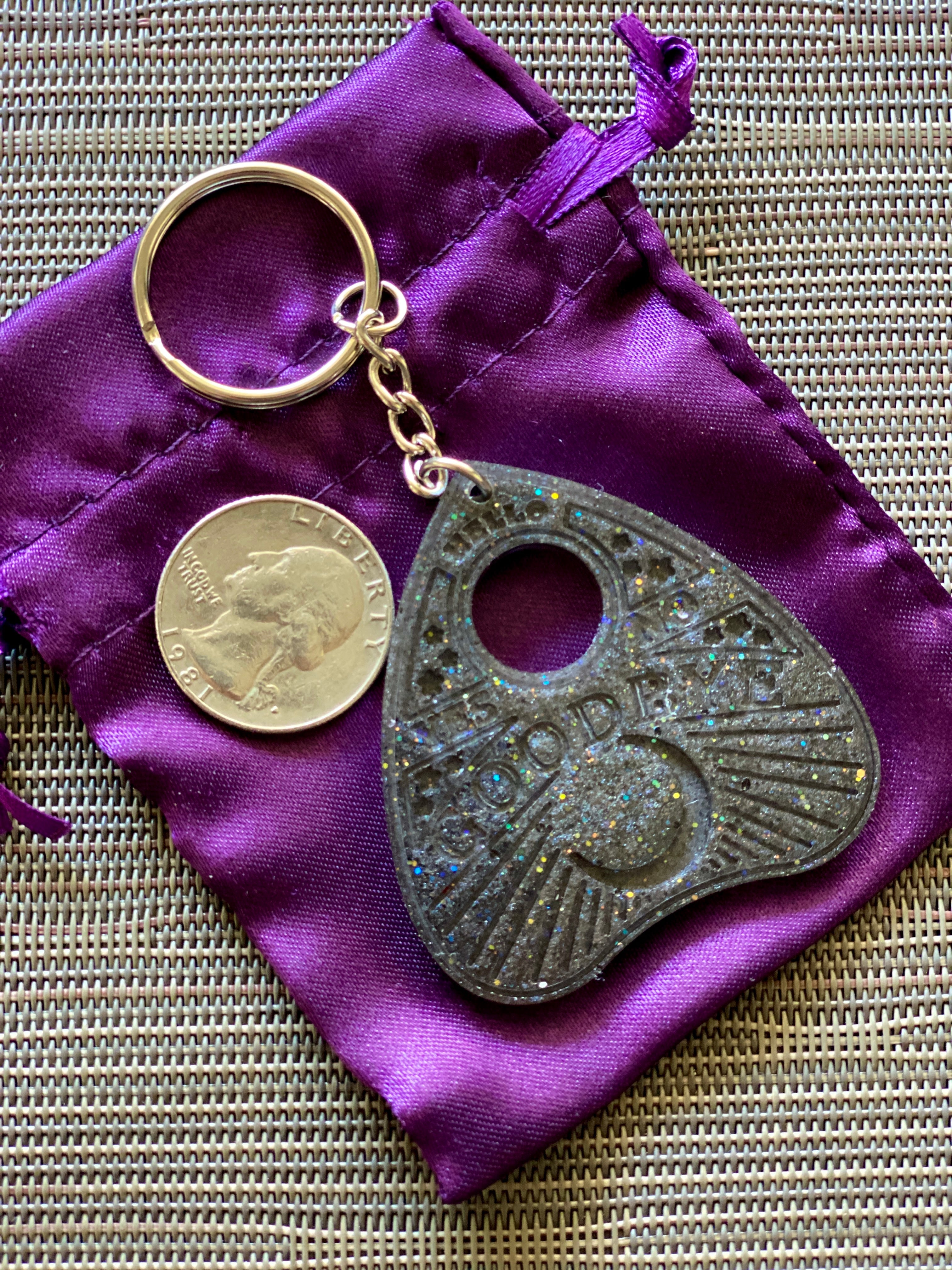 Ouija Planchette Keychain - The misfit market