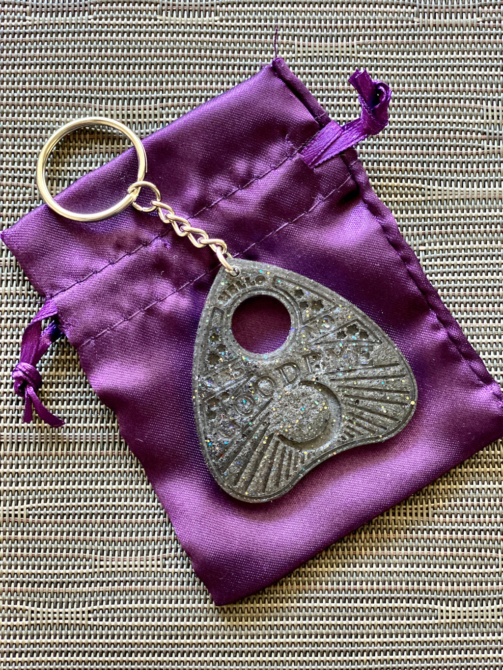 Ouija Planchette Keychain - The misfit market