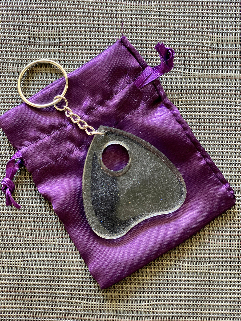 Ouija Planchette Keychain - The misfit market