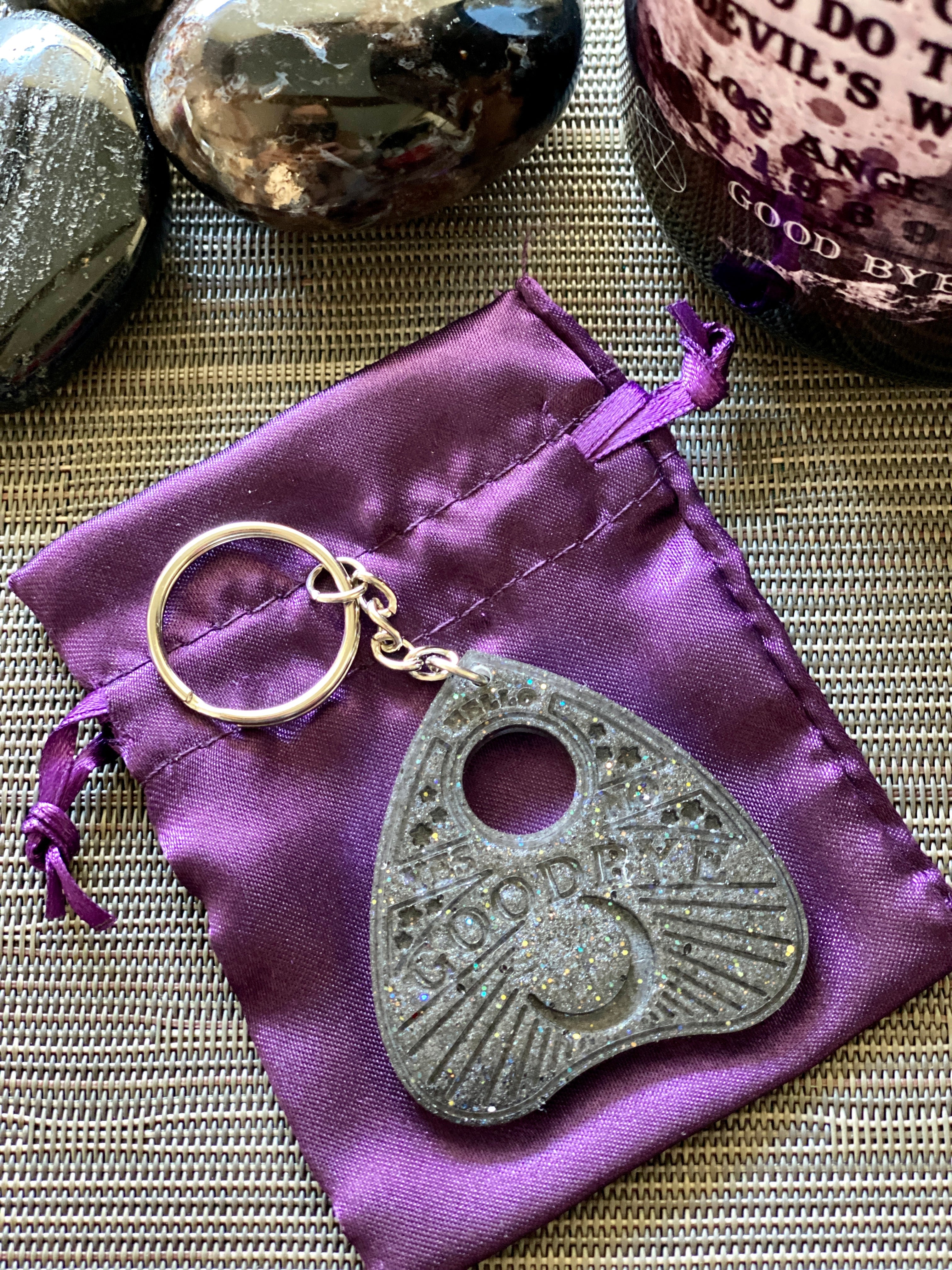 Ouija Planchette Keychain - The misfit market