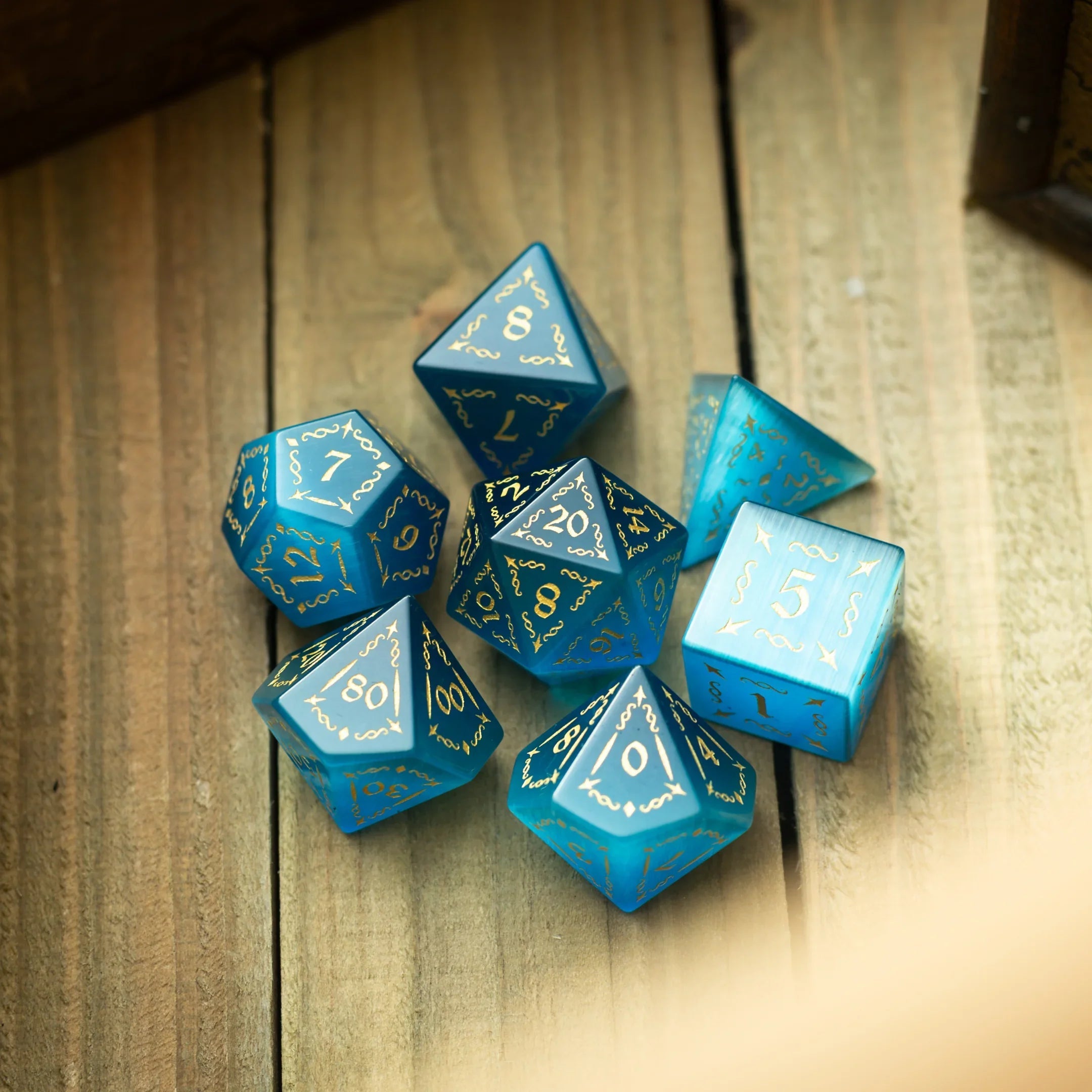Vine Spike Gemstone Blue Cats Eye Stone DND Dice Set - The misfit market