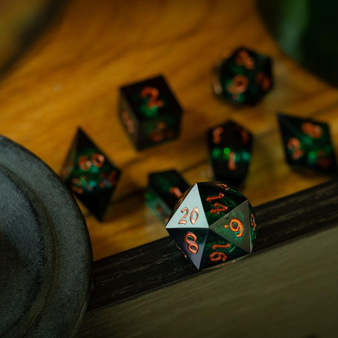 Witchwood Heart Liquid Core DND Dice Set - The misfit market