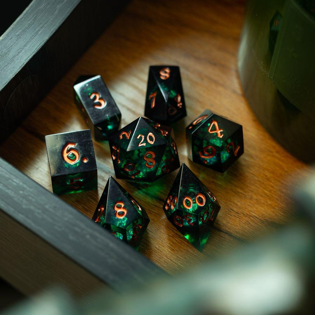 Witchwood Heart Liquid Core DND Dice Set - The misfit market