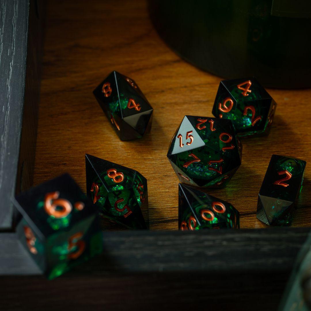 Witchwood Heart Liquid Core DND Dice Set - The misfit market