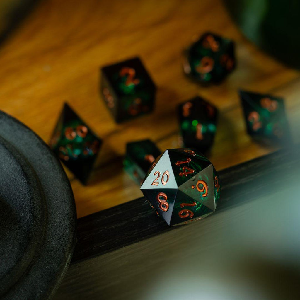 Witchwood Heart Liquid Core DND Dice Set - The misfit market