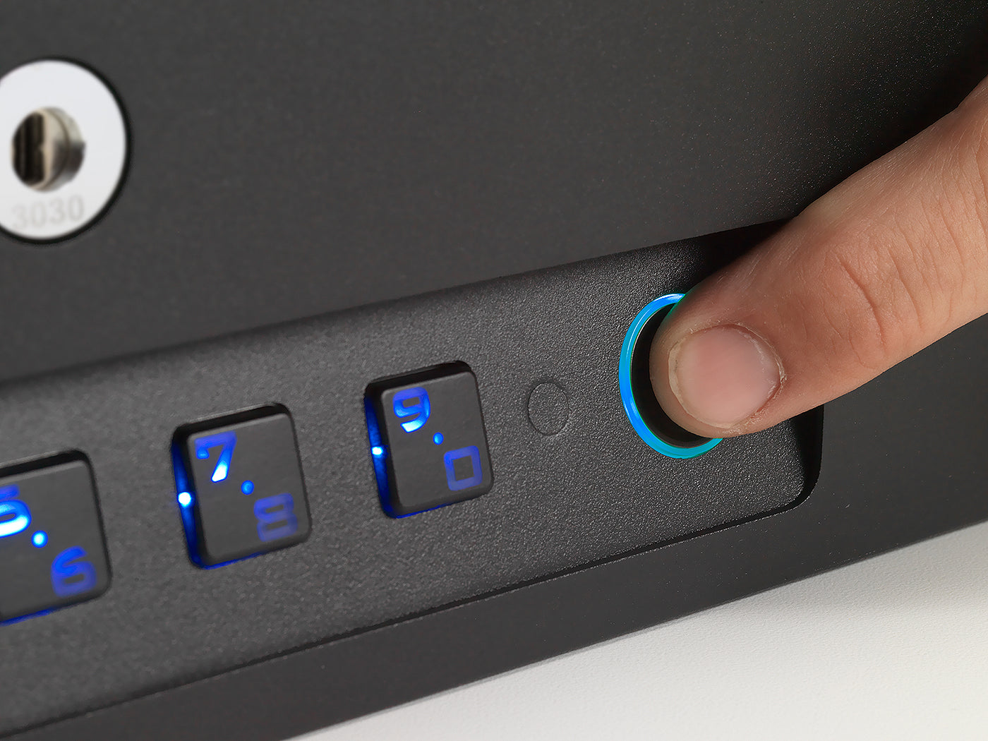 BoostedSafe Elite: Fingerprint, Key & Digital Combo - The misfit market