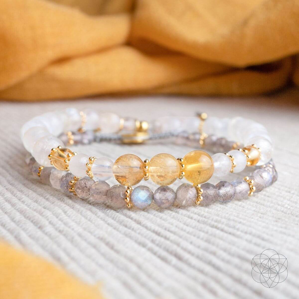 Golden Hand of Fortune - Bracelets of Wealth - The misfit market