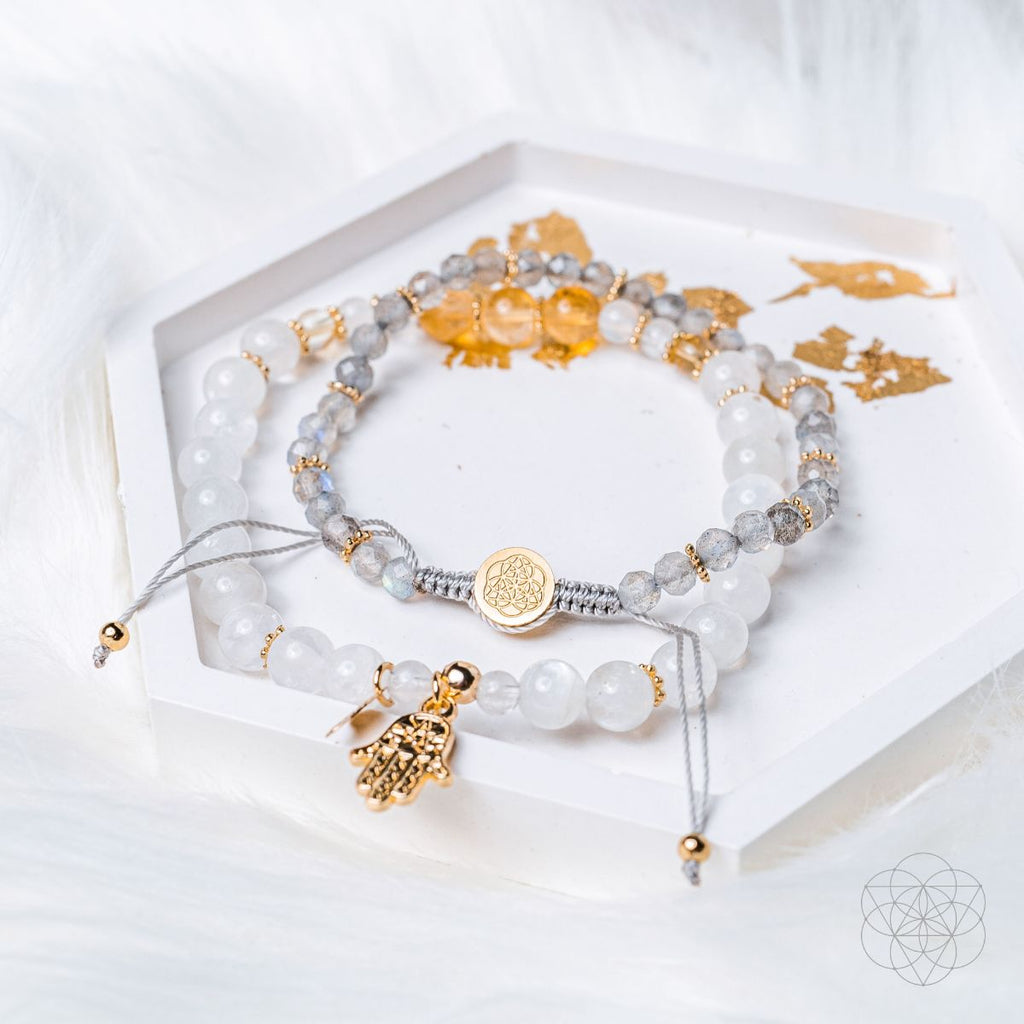 Golden Hand of Fortune - Bracelets of Wealth - The misfit market