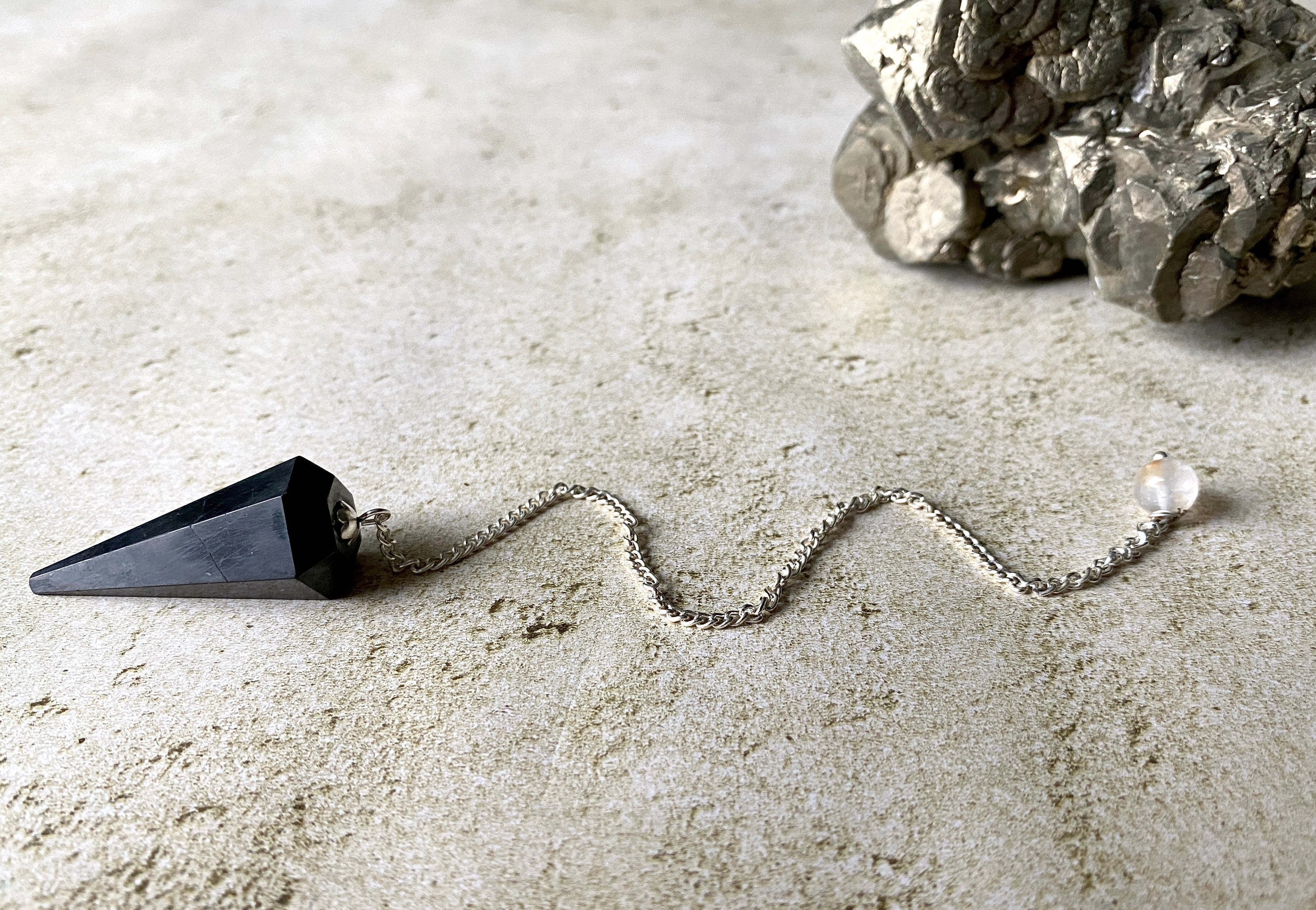 Shungite Pendulum - Divination Tool - The misfit market