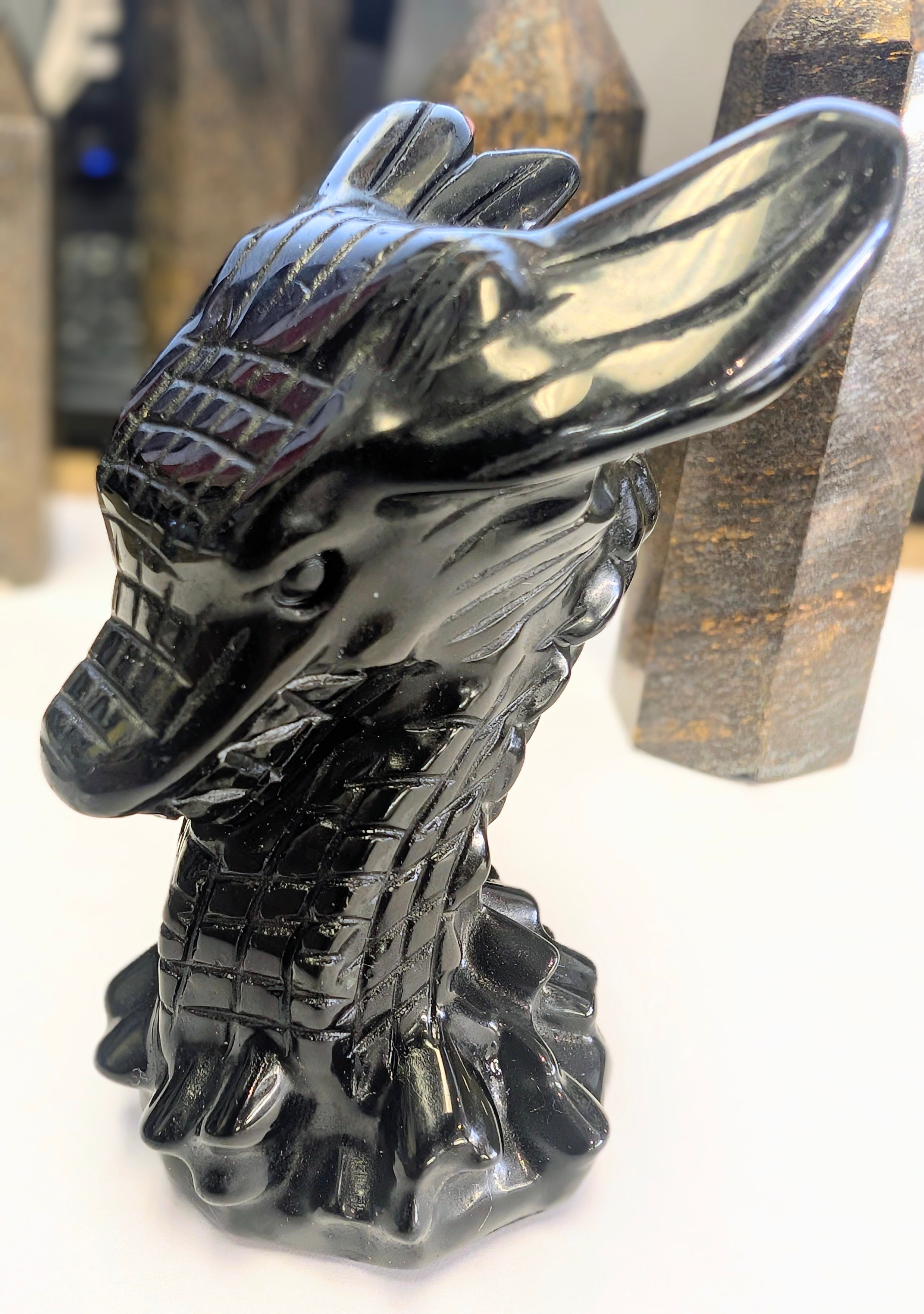 Crystal Dragon Head Carving – Strength, Protection & Ancient Wisdom - The misfit market