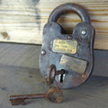 Alcatraz San Francisco Death Row 3" x 5" Cast Iron Lock & Keys, Antique Finish - The misfit market