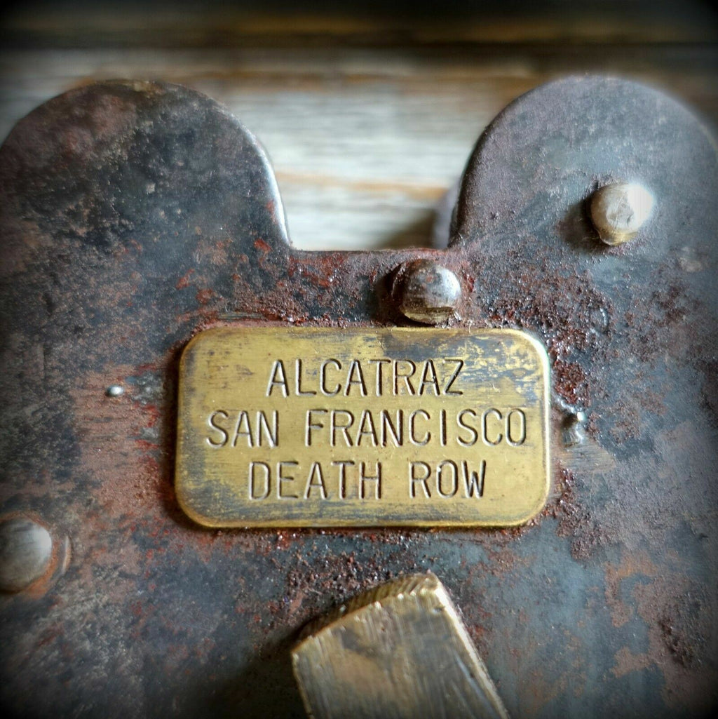 Alcatraz San Francisco Death Row 3" x 5" Cast Iron Lock & Keys, Antique Finish - The misfit market