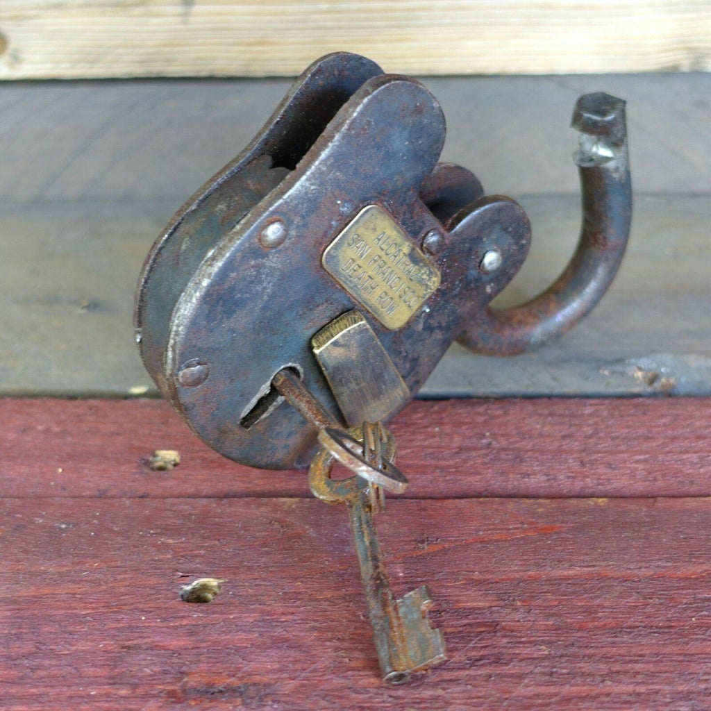 Alcatraz San Francisco Death Row 3" x 5" Cast Iron Lock & Keys, Antique Finish - The misfit market
