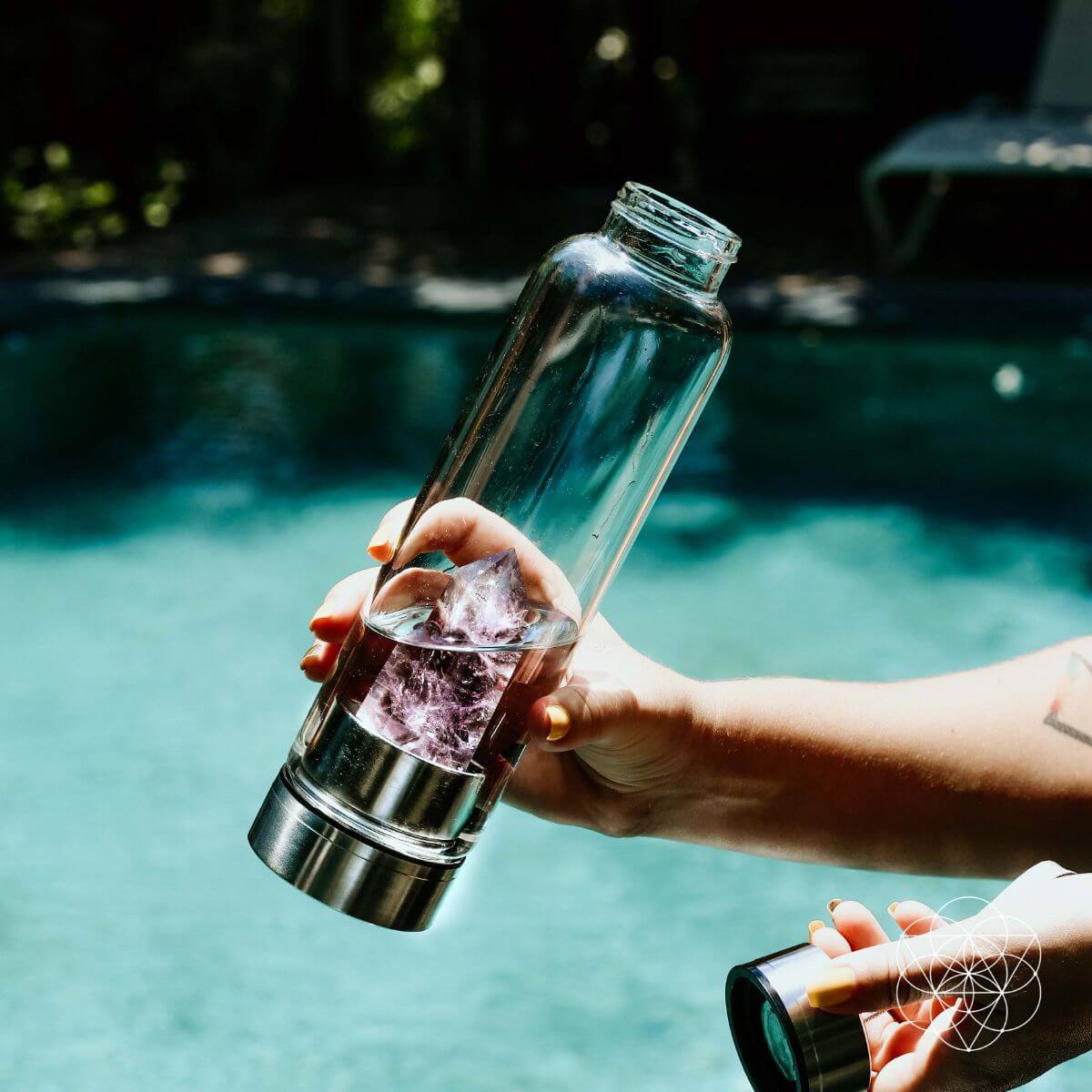 The Amethyst Healing Water Bottle - The misfit market
