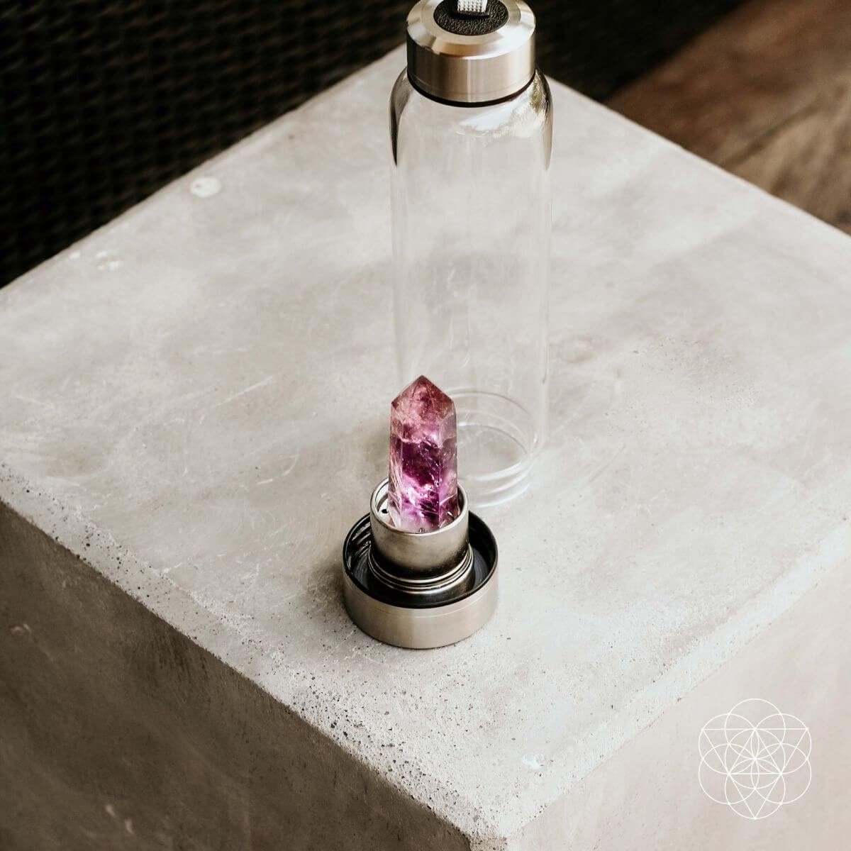 The Amethyst Healing Water Bottle - The misfit market