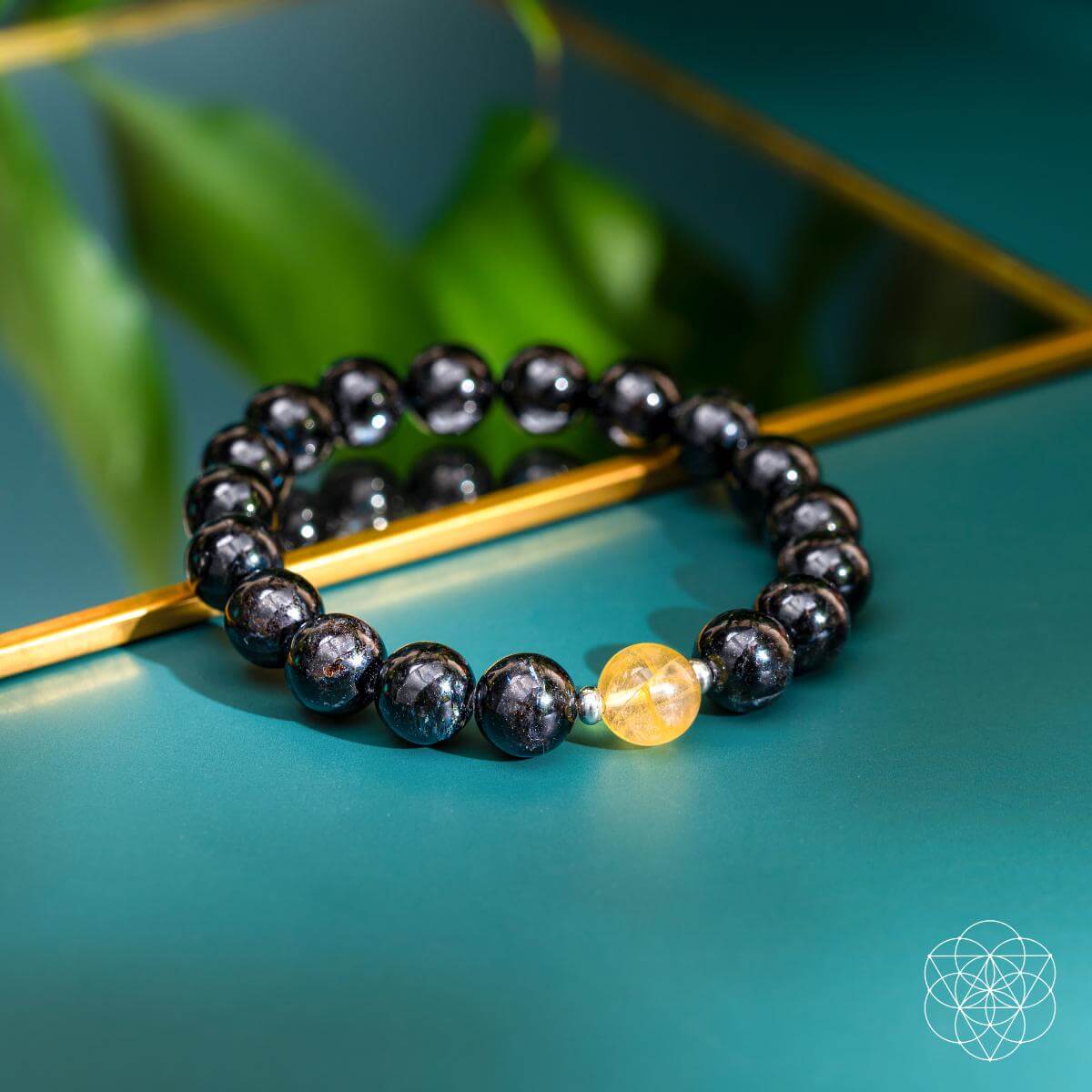 The Arfvedsonite Deep Healing Bracelet - The misfit market