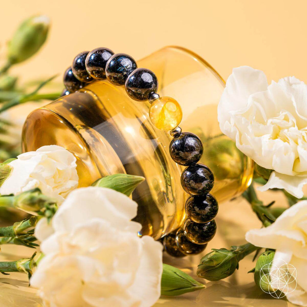 The Arfvedsonite Deep Healing Bracelet - The misfit market