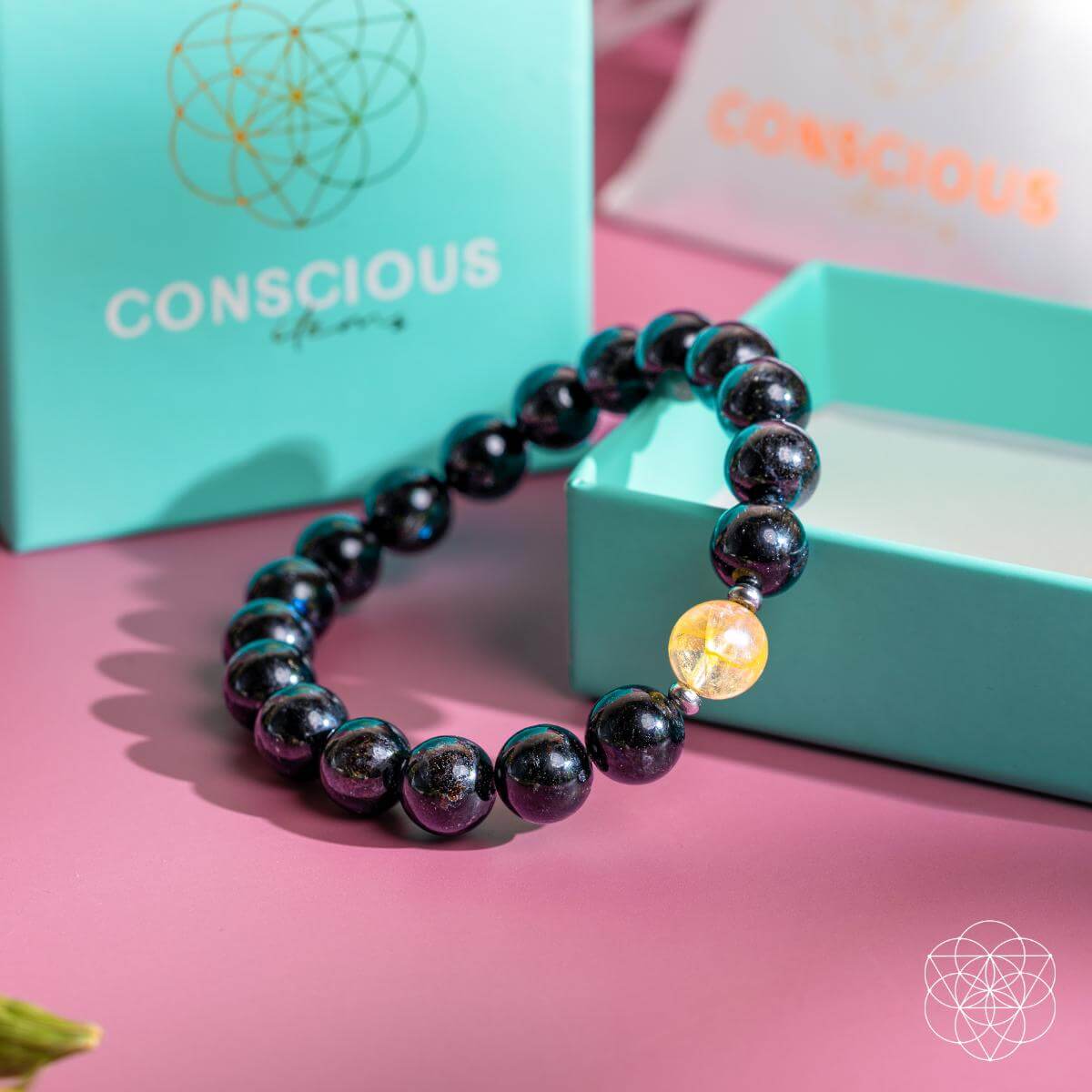 The Arfvedsonite Deep Healing Bracelet - The misfit market