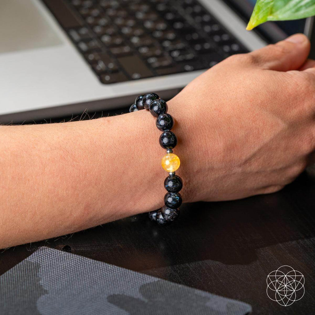 The Arfvedsonite Deep Healing Bracelet - The misfit market