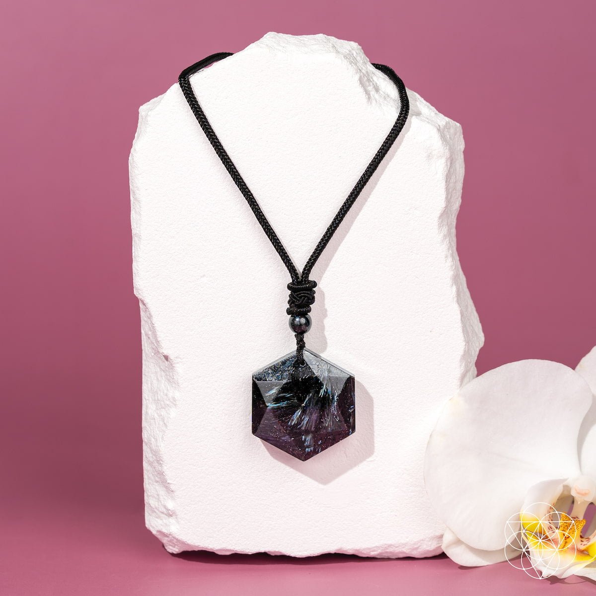 The Arfvedsonite Deep Healing Pendant - The misfit market