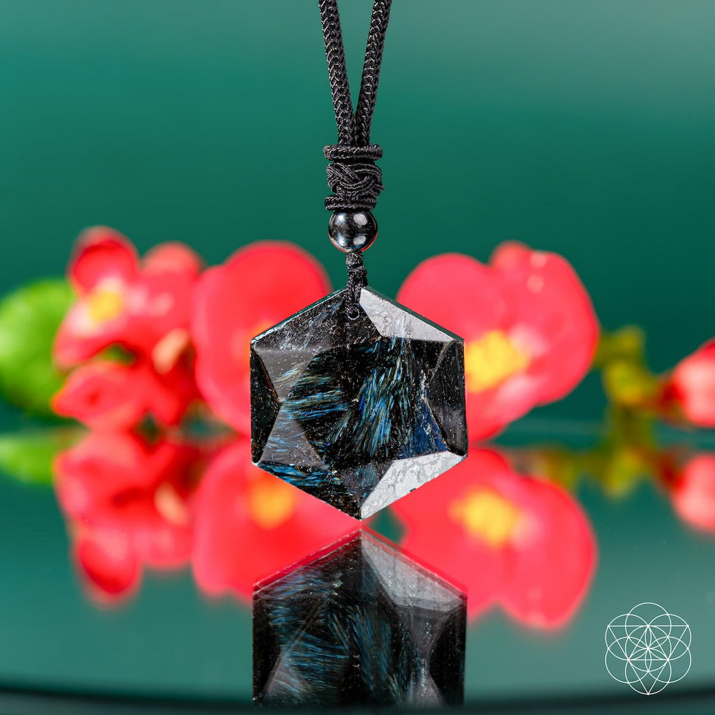 The Arfvedsonite Deep Healing Pendant - The misfit market